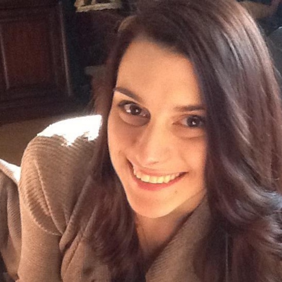 Meet your Posher, Angela - Picture 1 of 2
